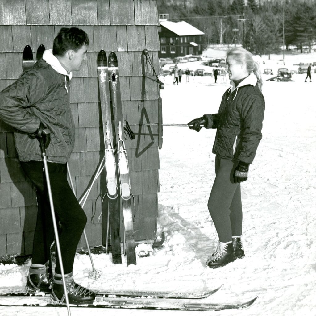 Pin's De Revers Vintage – Garmisch USA Ski School – État D'usage