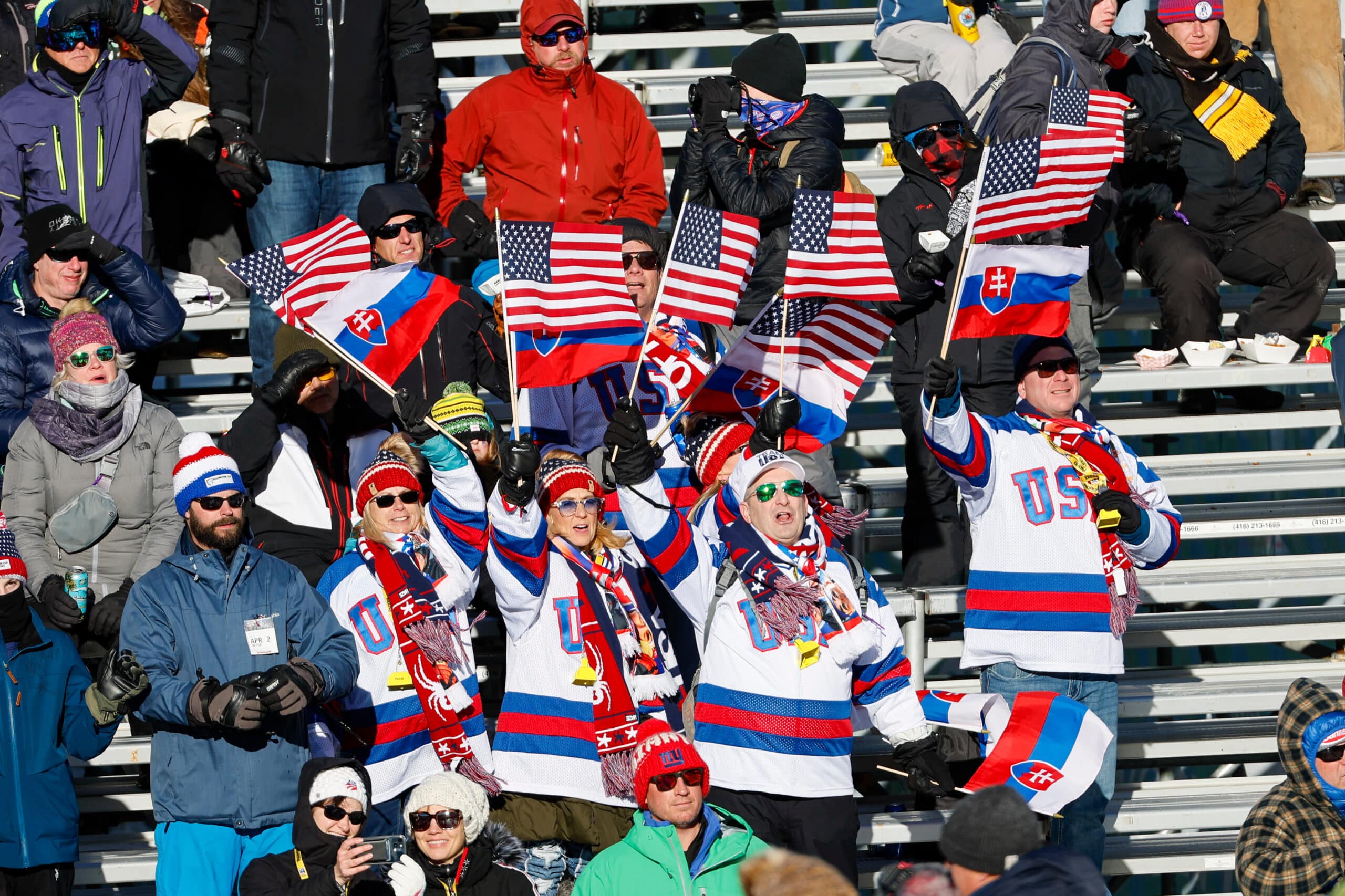 USA fans waving flags at The Killington Cup, 2022. Photo: GEPA pictures/ Greg M. Cooper