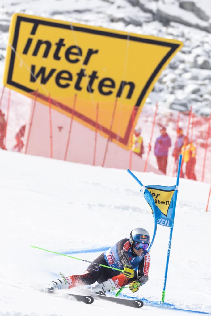 James Crawford (CAN) skiing in Sölden in the World Cup opener. The race before Zermatt-Cervinia.
