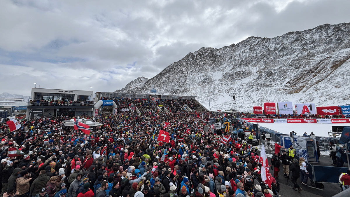Fans: The Heartbeat of Skiing’s Energy and Atmosphere Fans: The Heartbeat of Skiing’s Energy and Atmosphere